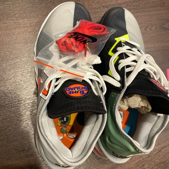 Brand new Lebrun James XVIII Low! Space Jam Edition sz 10.5 - Picture 3 of 14